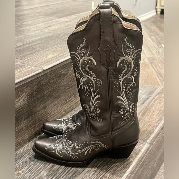 Corral Brown Heeled Boots with Silver Embroidery - Picture 1 of 7